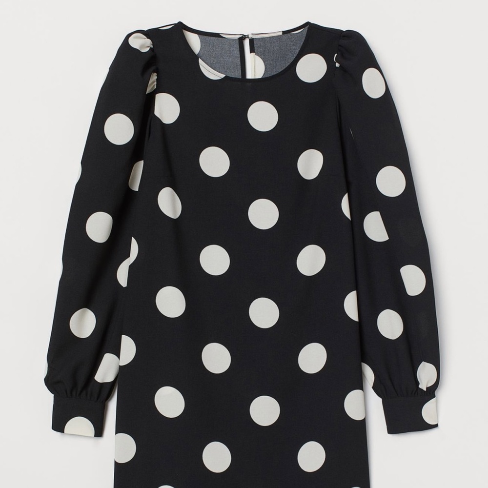 Puff-sleeved dress